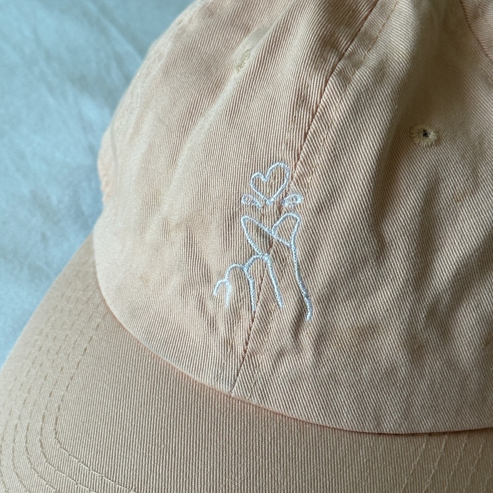 finger heart baseball hat - Picture 2 of 4